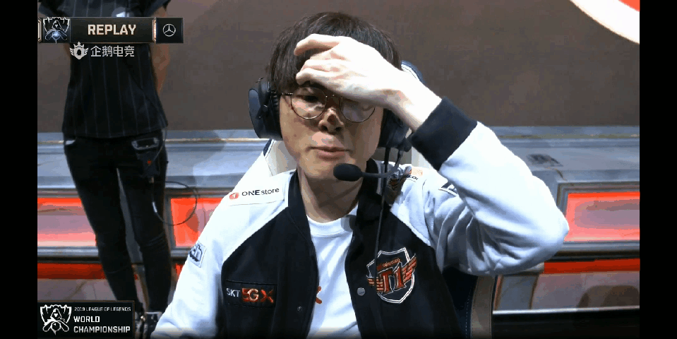 flusha 在与一捆干草相撞后奇迹般地逃过了严重伤害