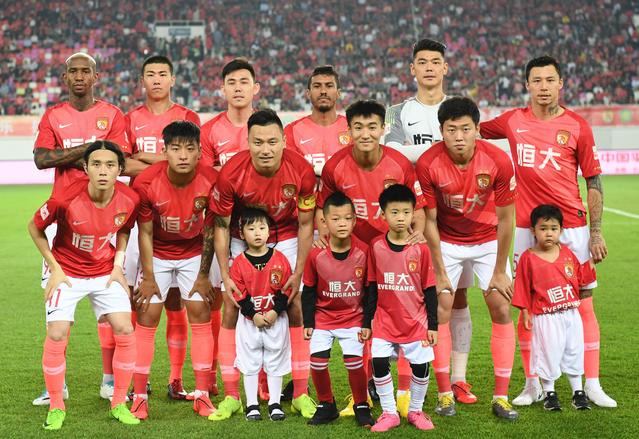 英雄联盟世界赛：MKOI请神UZI二比一淘汰FNC